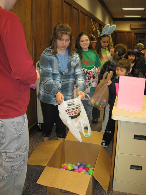 2011-4 Easter Egg Hunt 084.jpg